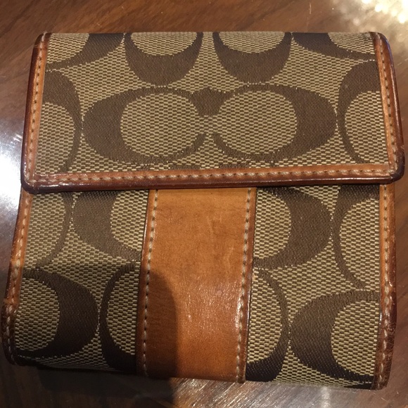 Coach Handbags - Coach vintage wallet
